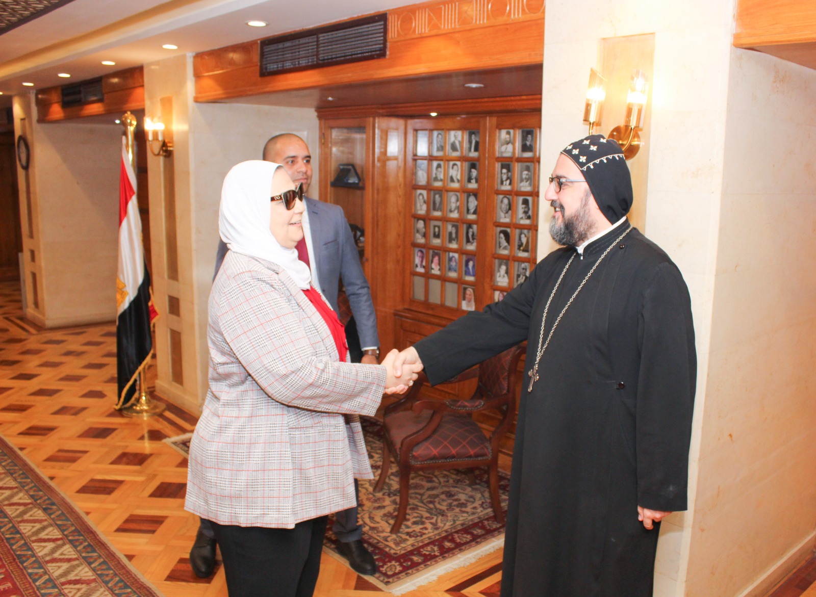 ربان الكنيسة السريانية الأرثوذكسية في مصر يزور وزيرة التضامن الاجتماعي