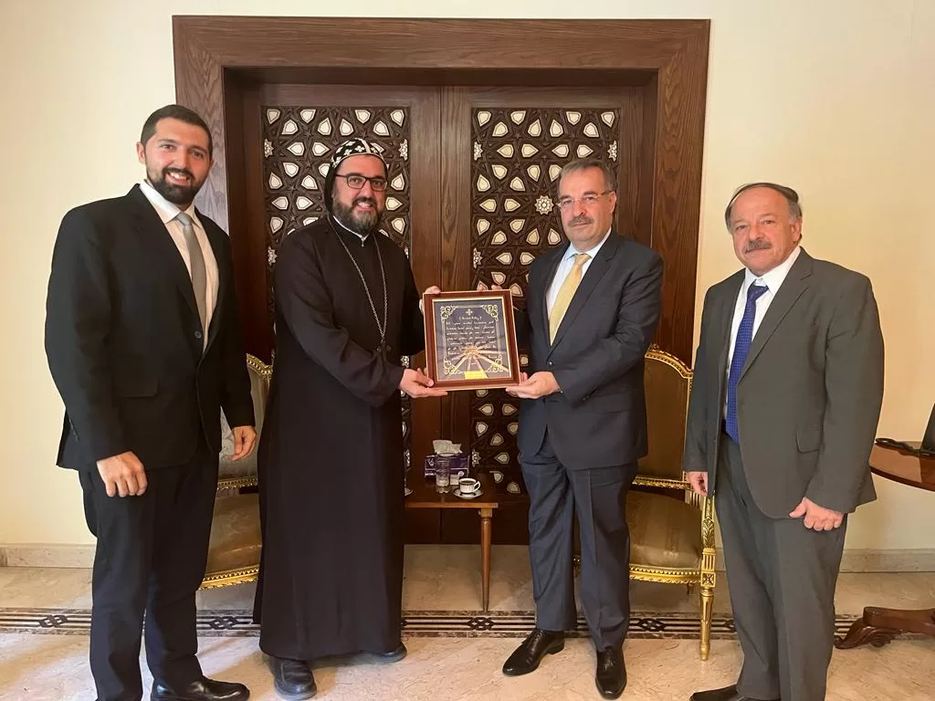 ربان الكنيسة السريانية الأرثوذكسية في مصر يزور السفير السوري الجديد في القاهرة