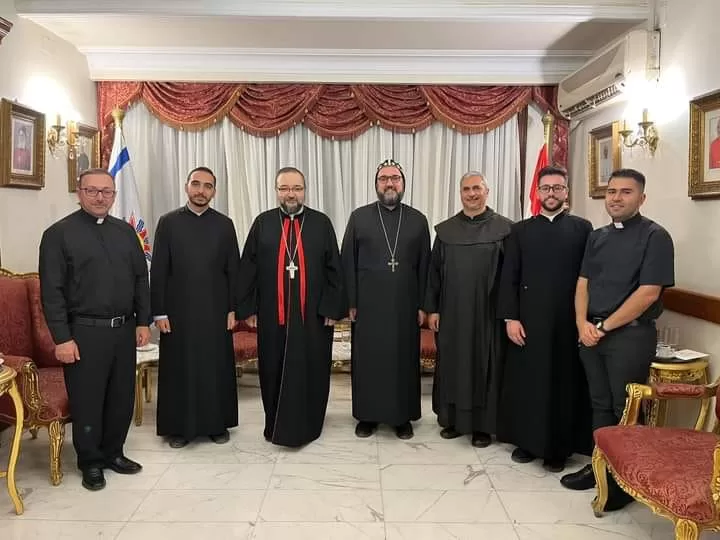 ربان الكنيسة السريانية الأرثوذكسية في مصر يشارك الكنيسة الكلدانية الصلاة لأجل ضائقتها