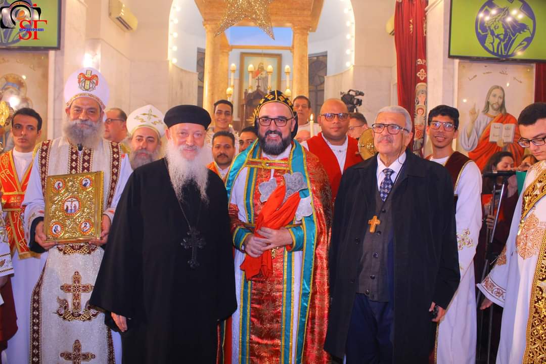 ربان الكنيسة السريانية الأرثوذكسية في مصر يحتفل بقداس عيد الميلاد المجيد.