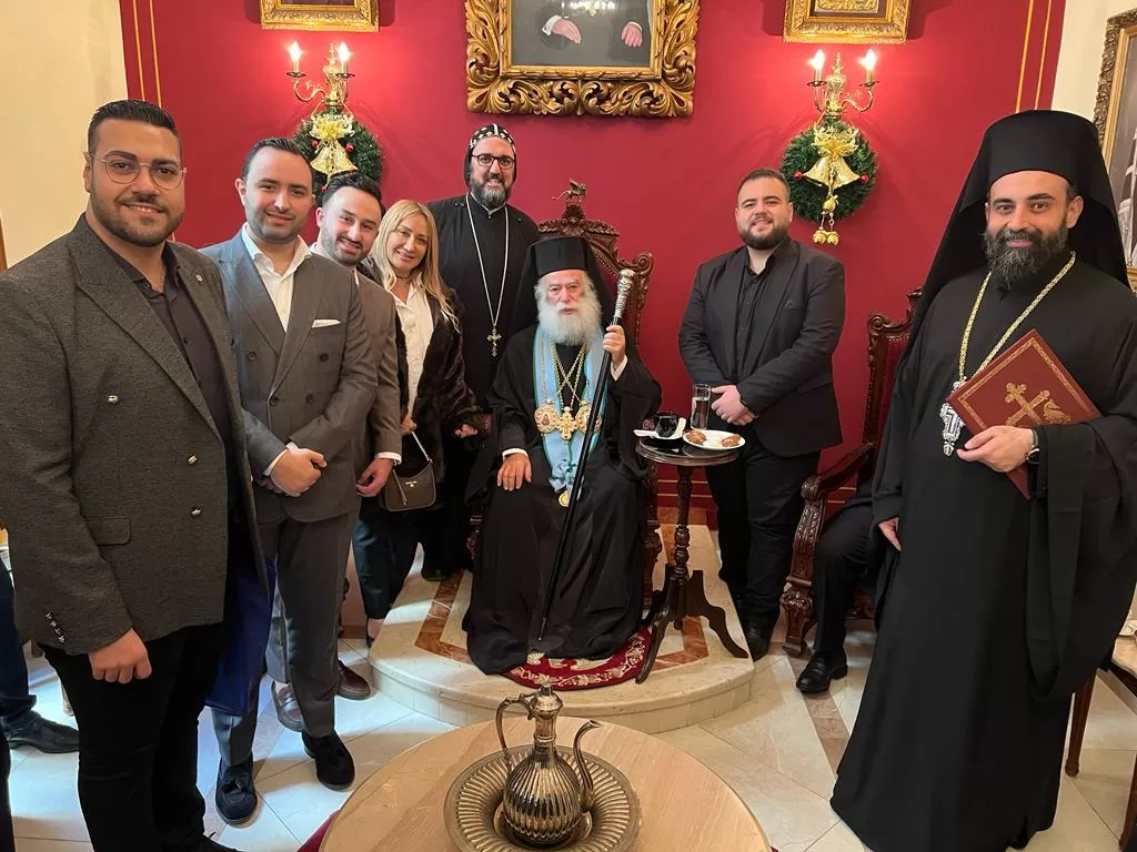 ربان الكنيسة السريانية الأرثوذكسية في مصر يهنئ بطريرك الروم الأرثوذكس بالعيد.
