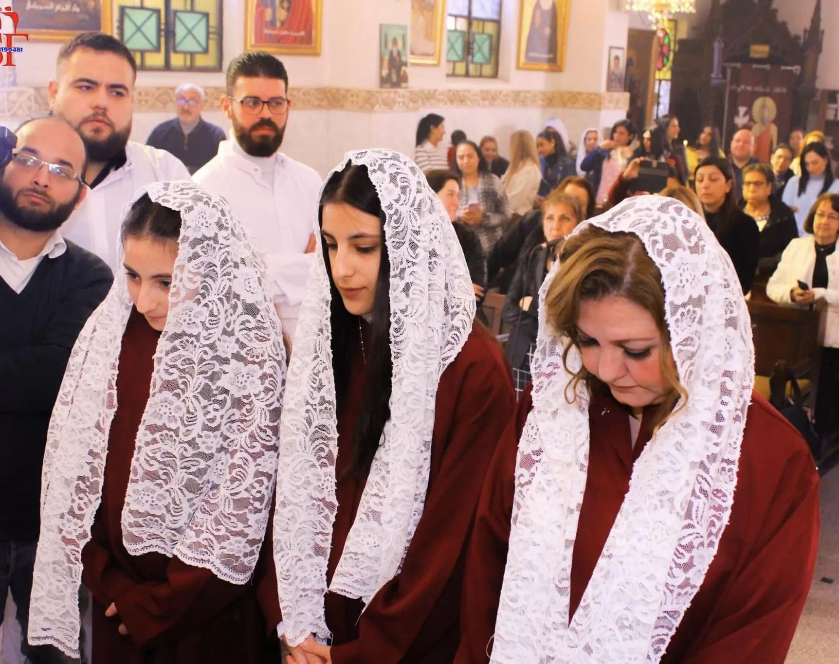 النائب البطريركي للكنيسة السريانية الأرثوذكسية في مصر بالوكالة يرسم عدداً من الشمامسة والشماسات