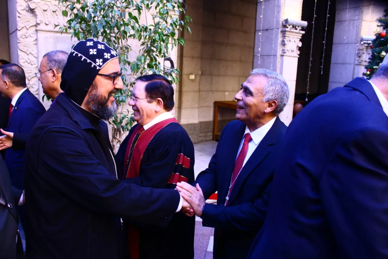 ربان الكنيسة السريانية الارثوذكسية في مصر يهنئ رئيس الكنيسة الإنجيلية بعيد الميلاد المجيد