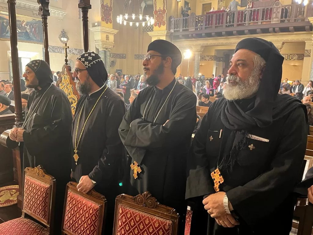 ربان الكنيسة السريانية الأرثوذكسية في مصر يهنئ مطران الأرمن الأرثوذكس بعيد الميلاد المجيد