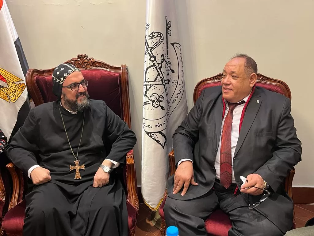 ربان الكنيسة السريانية الأرثوذكسية في مصر يستقبل قيادات حزب الوفد للتهنئة بعيد الميلاد المجيد