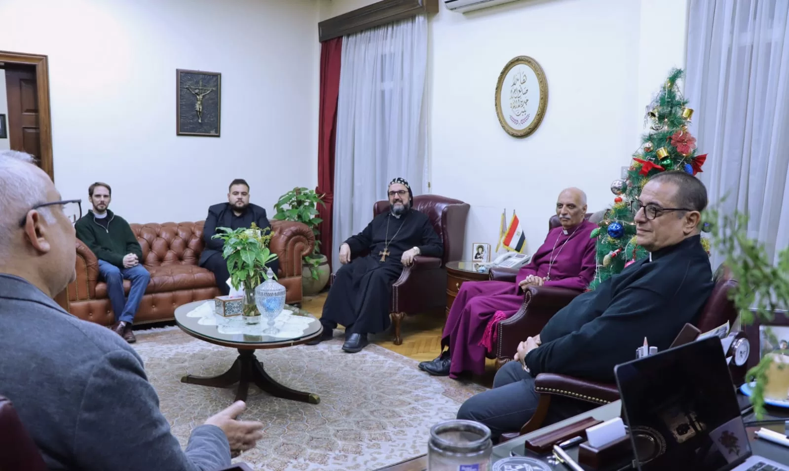 ربان الكنيسة السريانية الأرثوذكسية في مصر يهنئ رئيس أساقفة الكنيسة الأنجليكانية بعيد الميلاد المجيد