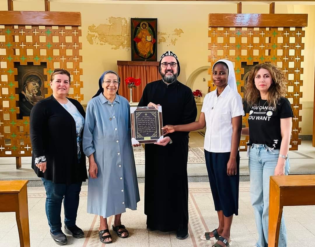 ربان الكنيسة السريانية الأرثوذكسية في مصر يزور مطران الإسماعيلية للأقباط الكاثوليك