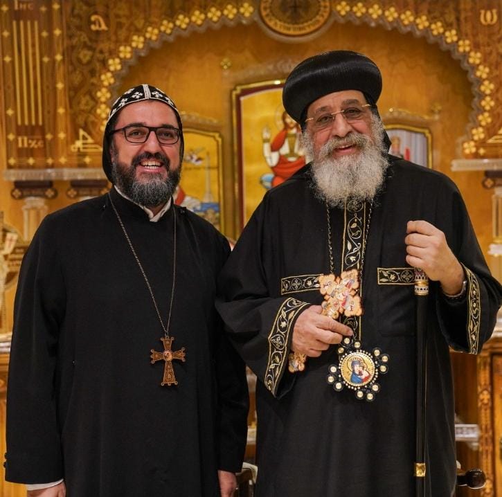 ربان الكنيسة السريانية الأرثوذكسية في مصر يهنئ قداسة البابا تواضروس لحصوله على الدكتوراه الفخرية